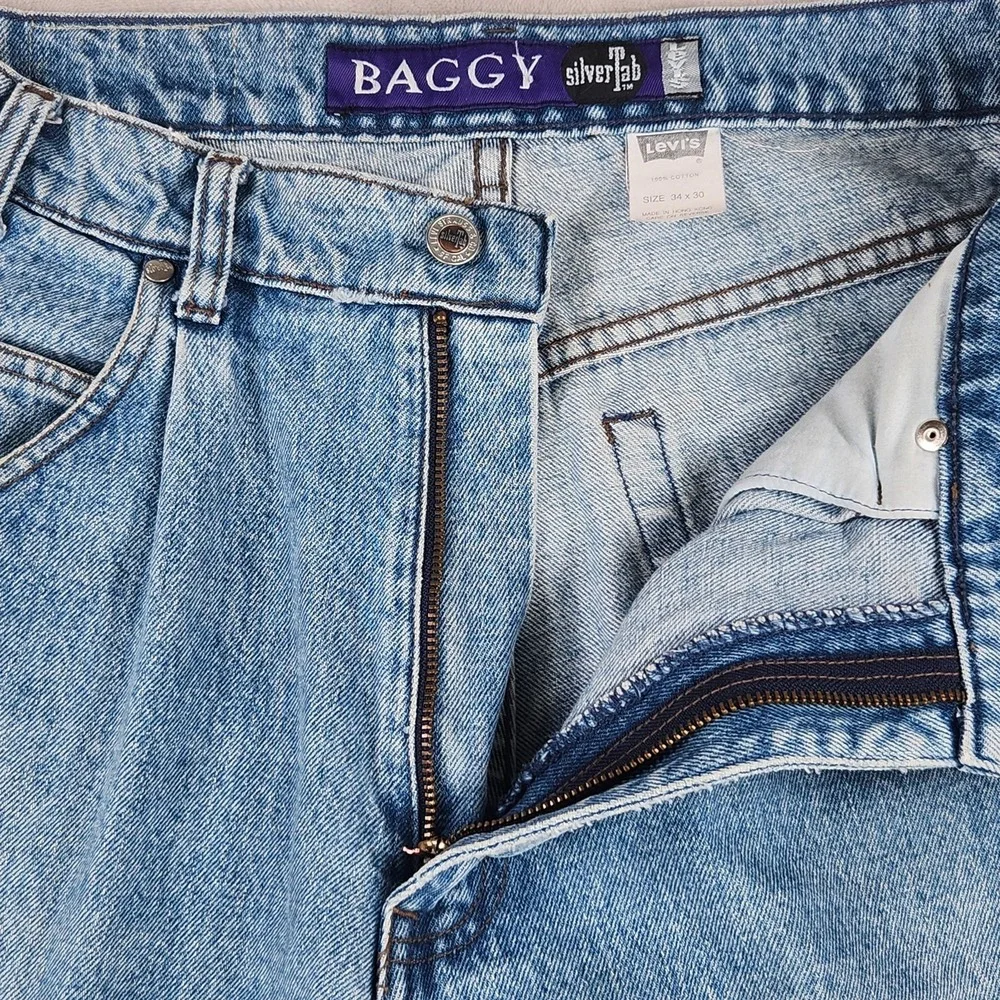 Vintage Levis SilverTab Baggy Jeans Mens 34x30 Medium Wash Relaxed Tapered 90s